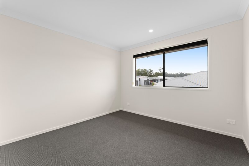 Photo - 14 Regents Crescent, Yarrabilba QLD 4207 - Image 7