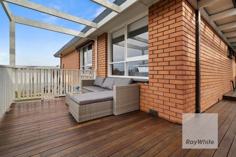 Photo - 14 Regis Court, Watsonia VIC 3087 - Image 9