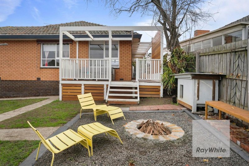 Photo - 14 Regis Court, Watsonia VIC 3087 - Image 10