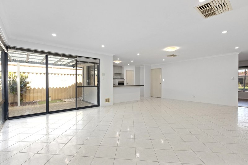 Photo - 14 Rendition Place, Redcliffe WA 6104 - Image 6