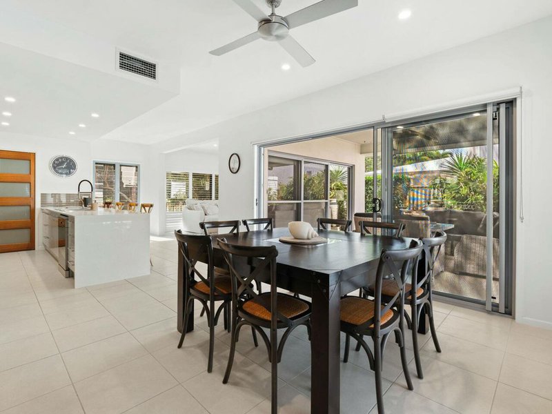 Photo - 14 Rhodium Crescent, Hope Island QLD 4212 - Image 6