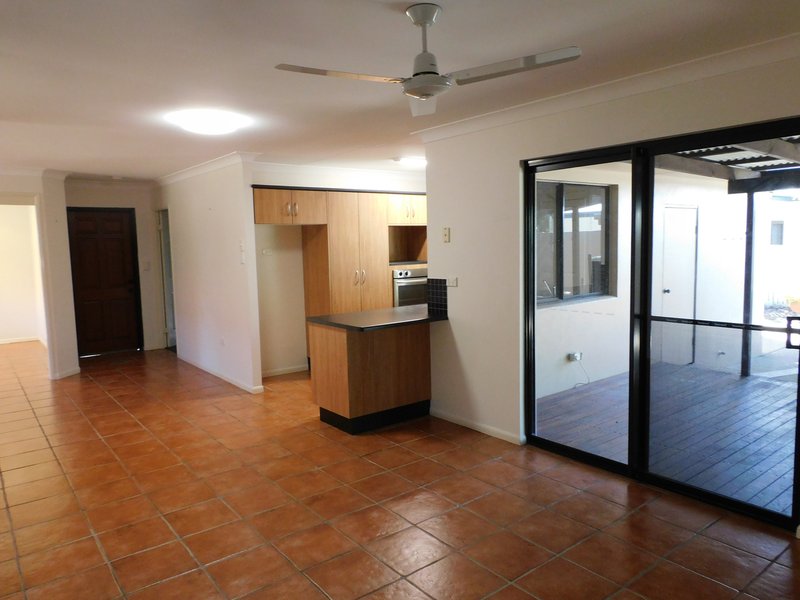 Photo - 14 Rialto Close, Kirwan QLD 4817 - Image 5