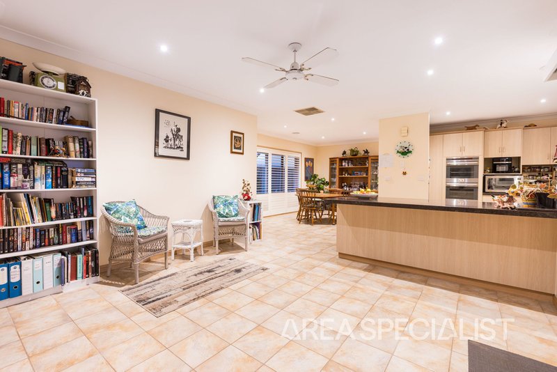 Photo - 14 Ribarits Court, Mildura VIC 3500 - Image 4