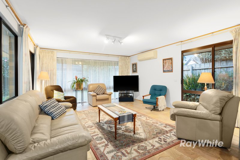 Photo - 14 Riley Street, Oakleigh South VIC 3167 - Image 2