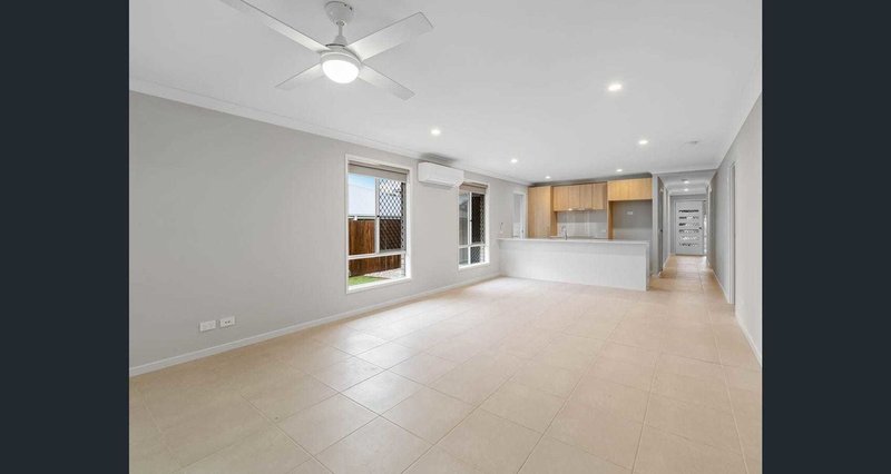 Photo - 14 Riverlilly Cres , Bellbird Park QLD 4300 - Image 3