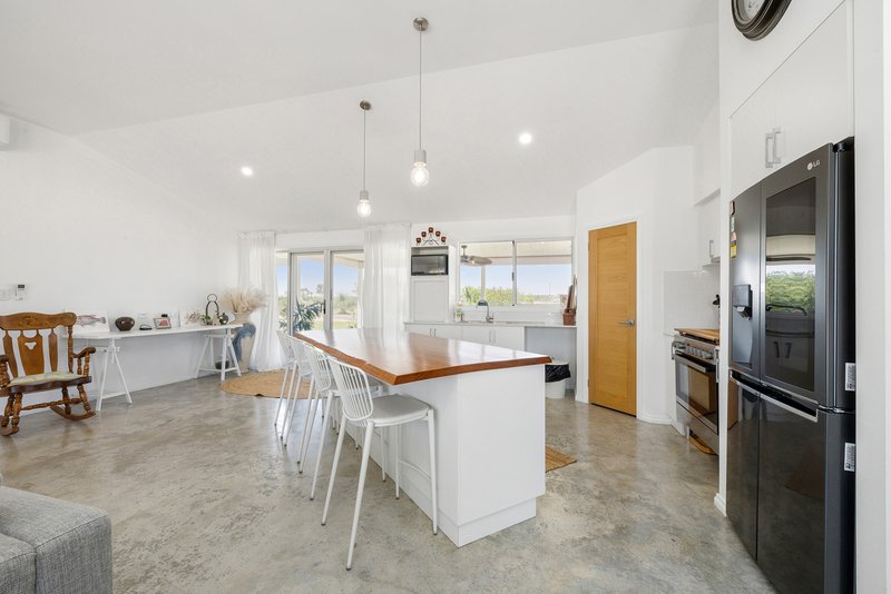 Photo - 14 Rockwood Ramble , Karakin WA 6044 - Image 8