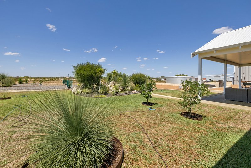 Photo - 14 Rockwood Ramble , Karakin WA 6044 - Image 24