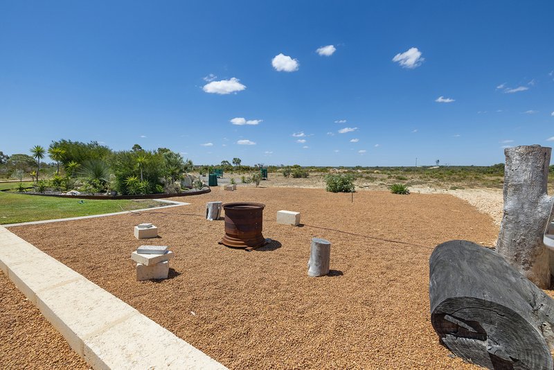 Photo - 14 Rockwood Ramble , Karakin WA 6044 - Image 25