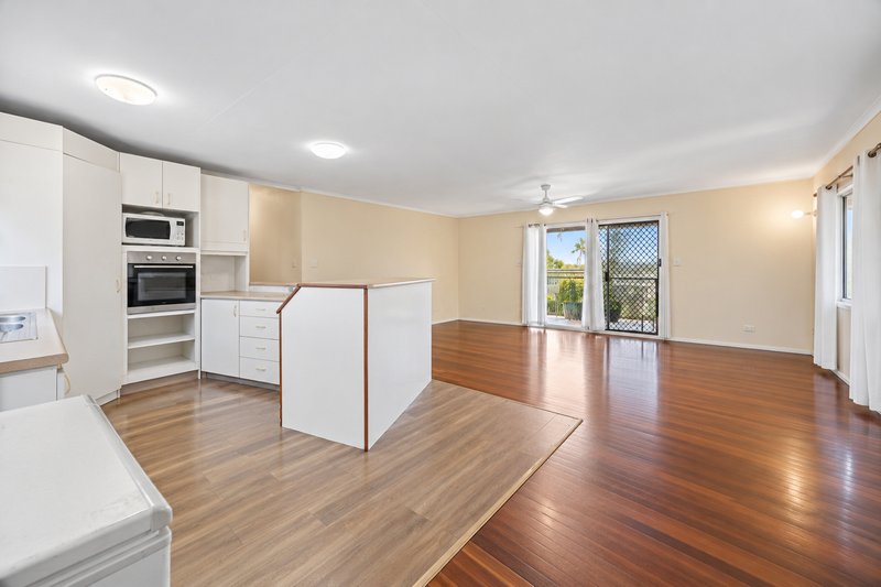 Photo - 14 Roe Street, West Gladstone QLD 4680 - Image 4