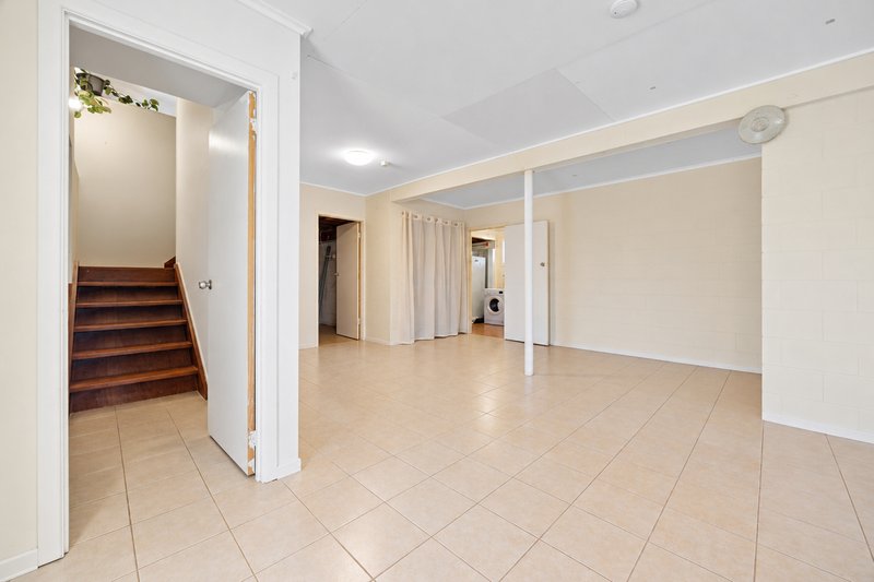 Photo - 14 Roe Street, West Gladstone QLD 4680 - Image 12