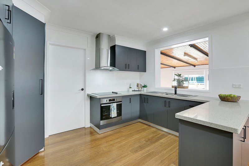 Photo - 14 Rogers Avenue, Kanahooka NSW 2530 - Image 3