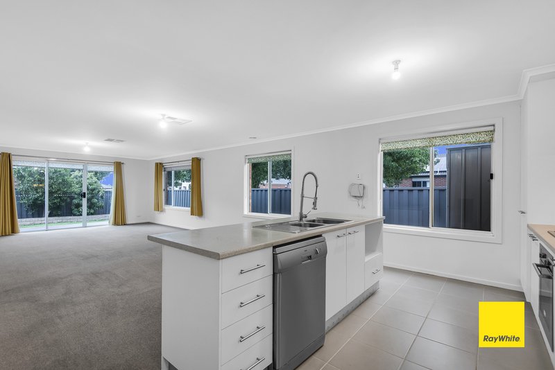 Photo - 14 Romek Way, Truganina VIC 3029 - Image 3