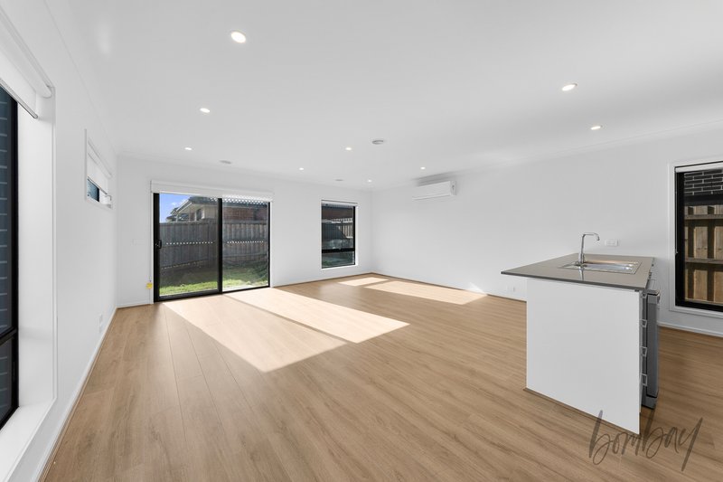 Photo - 14 Roseburn Avenue, Mickleham VIC 3064 - Image 4