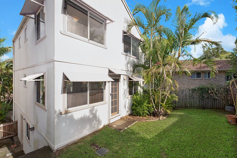 Photo - 1/4 Rosewood Drive, Caloundra West QLD 4551 - Image 6