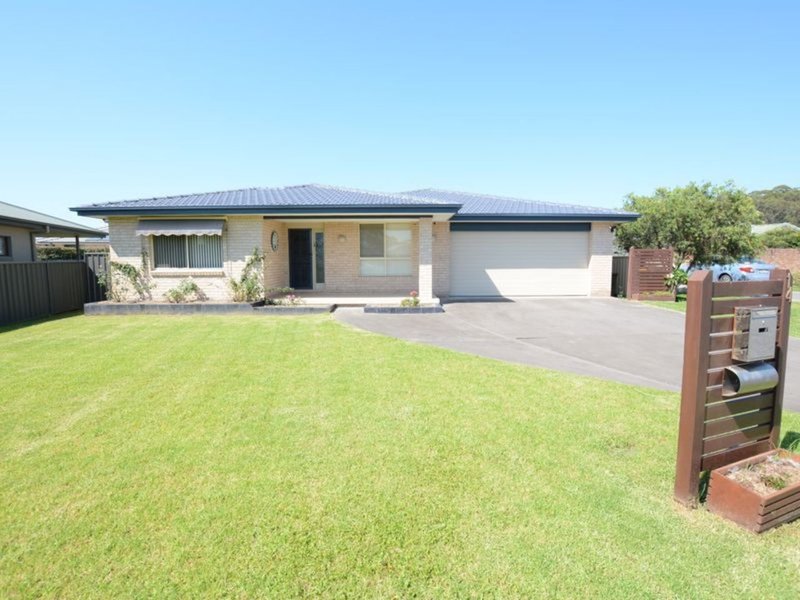 14 Rosier Place, Old Bar NSW 2430