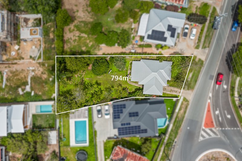 Photo - 14 Rouen Road, Bardon QLD 4065 - Image 2