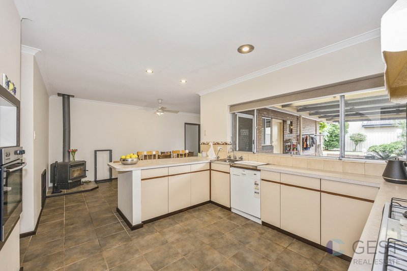 Photo - 14 Rusham Place, Morley WA 6062 - Image 3