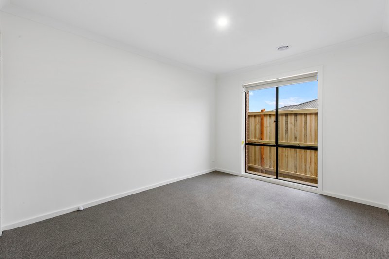 Photo - 14 Rushmore Way, Fraser Rise VIC 3336 - Image 9