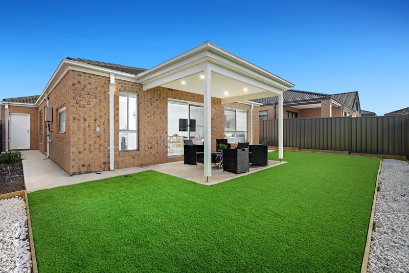 Photo - 14 Ryebank Avenue, Werribee VIC 3030 - Image 14