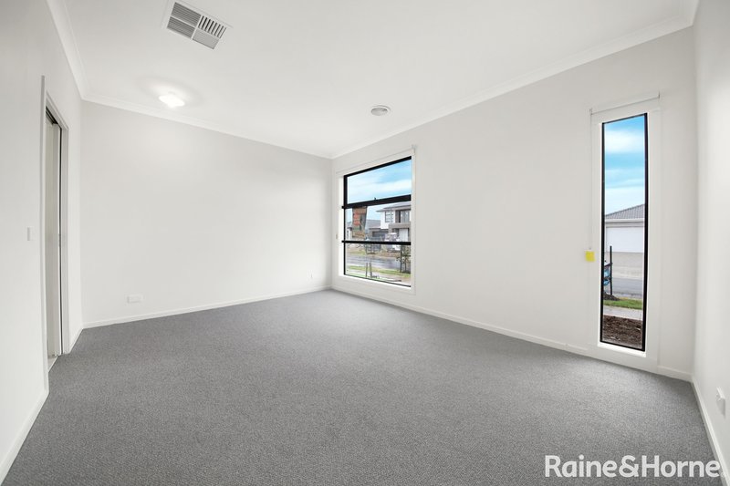 Photo - 14 Safrano Street, Tarneit VIC 3029 - Image 4