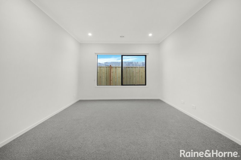 Photo - 14 Safrano Street, Tarneit VIC 3029 - Image 6