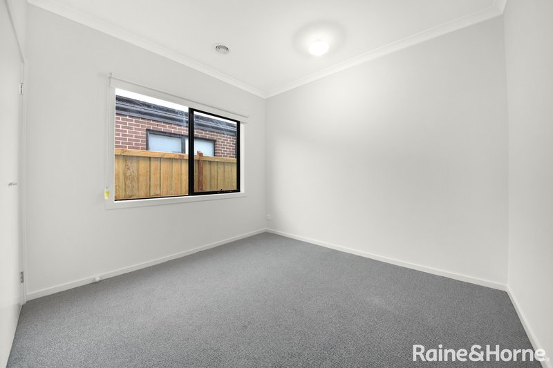 Photo - 14 Safrano Street, Tarneit VIC 3029 - Image 11