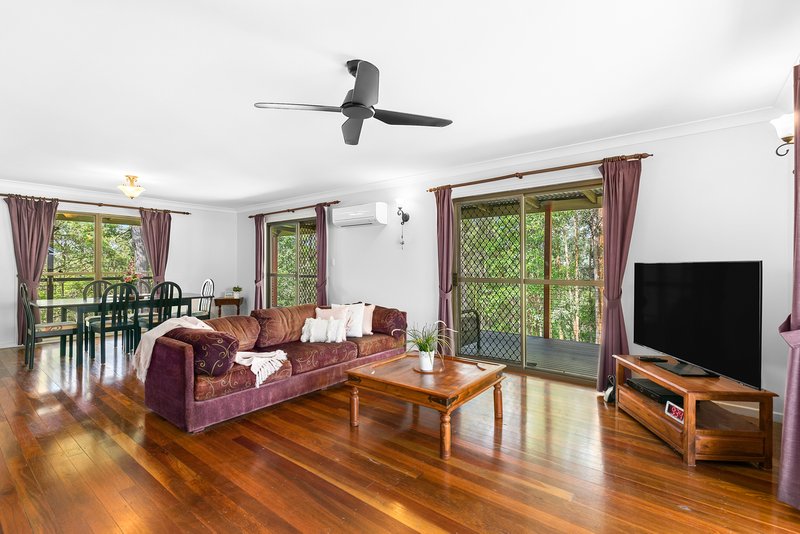 Photo - 14 Salisbury Court, Clear Mountain QLD 4500 - Image 3