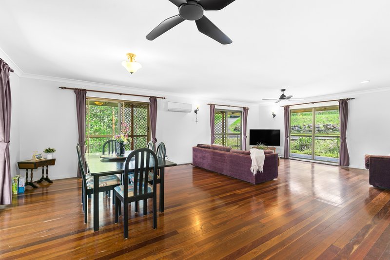 Photo - 14 Salisbury Court, Clear Mountain QLD 4500 - Image 5