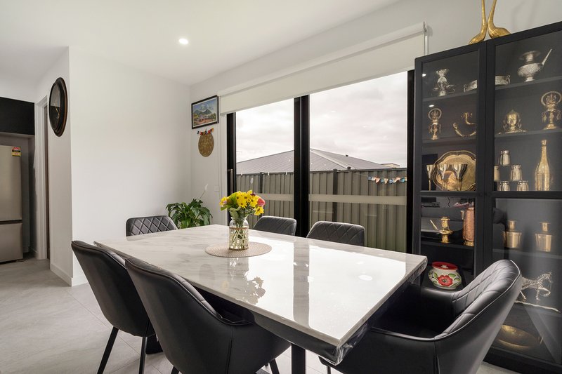 Photo - 14 Samolus Street, Mickleham VIC 3064 - Image 4