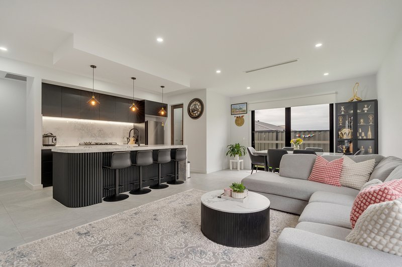 Photo - 14 Samolus Street, Mickleham VIC 3064 - Image 7