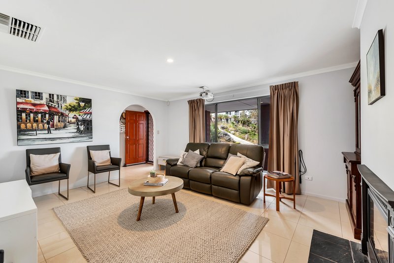 Photo - 14 Sandpiper Terrace, Hallett Cove SA 5158 - Image 9