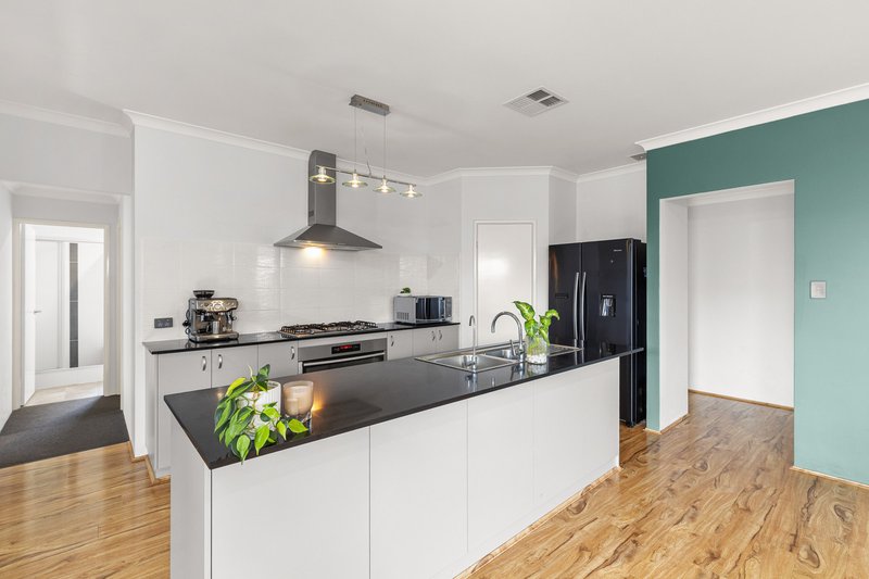 Photo - 14 Sandridge Street, Banksia Grove WA 6031 - Image 3