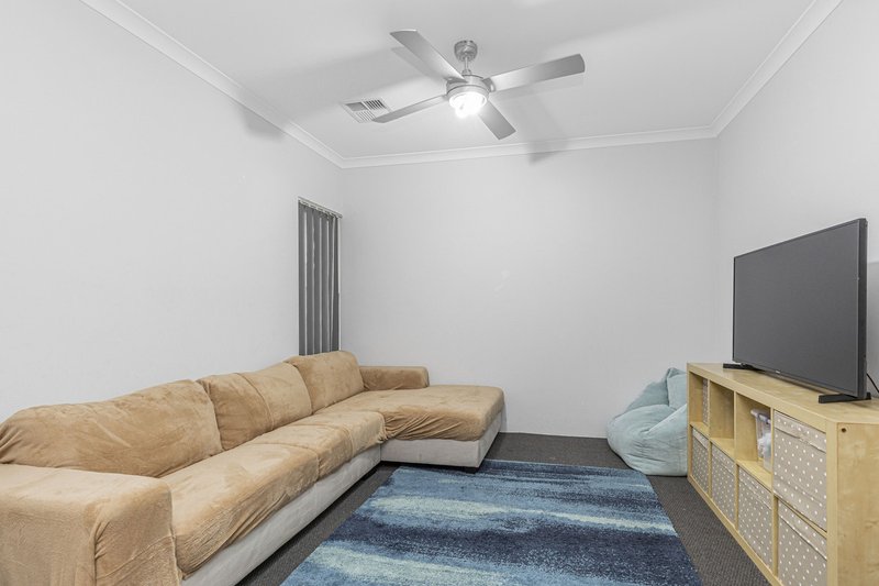 Photo - 14 Sandridge Street, Banksia Grove WA 6031 - Image 8