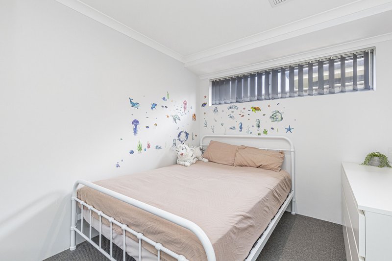 Photo - 14 Sandridge Street, Banksia Grove WA 6031 - Image 11