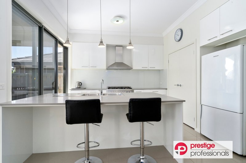 Photo - 14 Sandstock Street, Moorebank NSW 2170 - Image 4