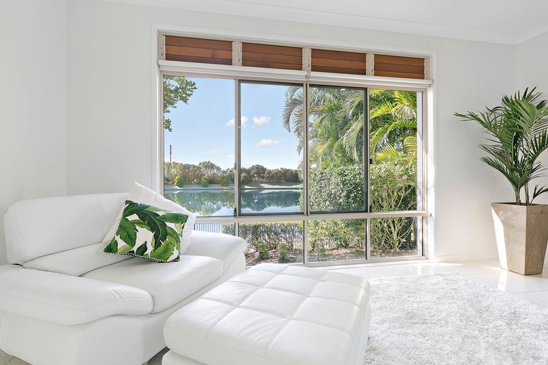 Photo - 14 Sanibel Court, Kawana Island QLD 4575 - Image 3