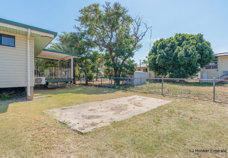 Photo - 14 Sapphire Ave , Emerald QLD 4720 - Image 13