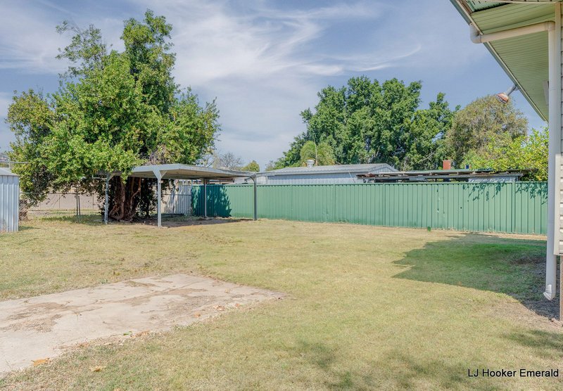 Photo - 14 Sapphire Ave , Emerald QLD 4720 - Image 15