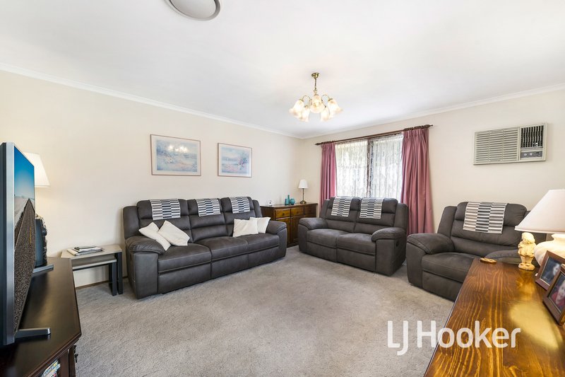 Photo - 14 Sapphire Drive, Hampton Park VIC 3976 - Image 7