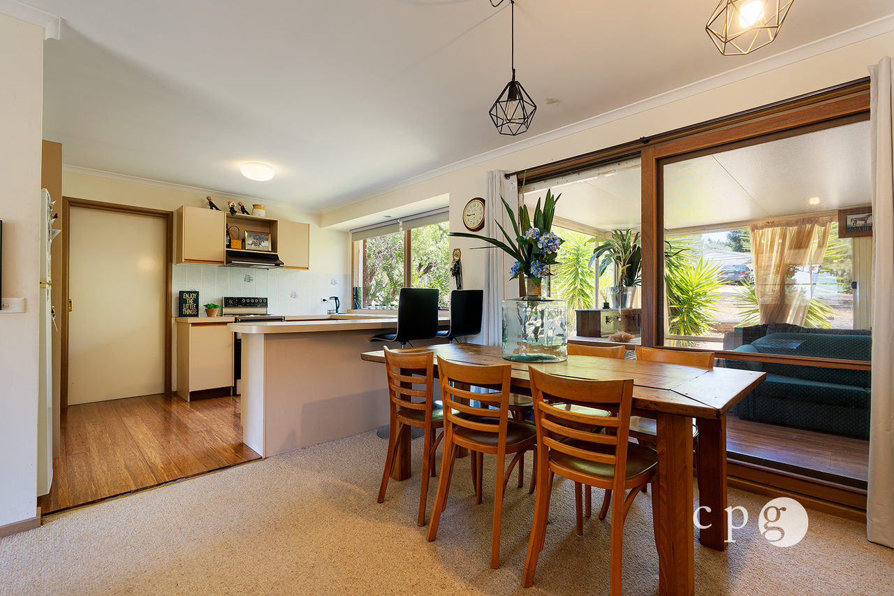 3-bedroom house at 14 SARAH COURT, Elphinstone VIC 3448, Mount Alexander, Victoria