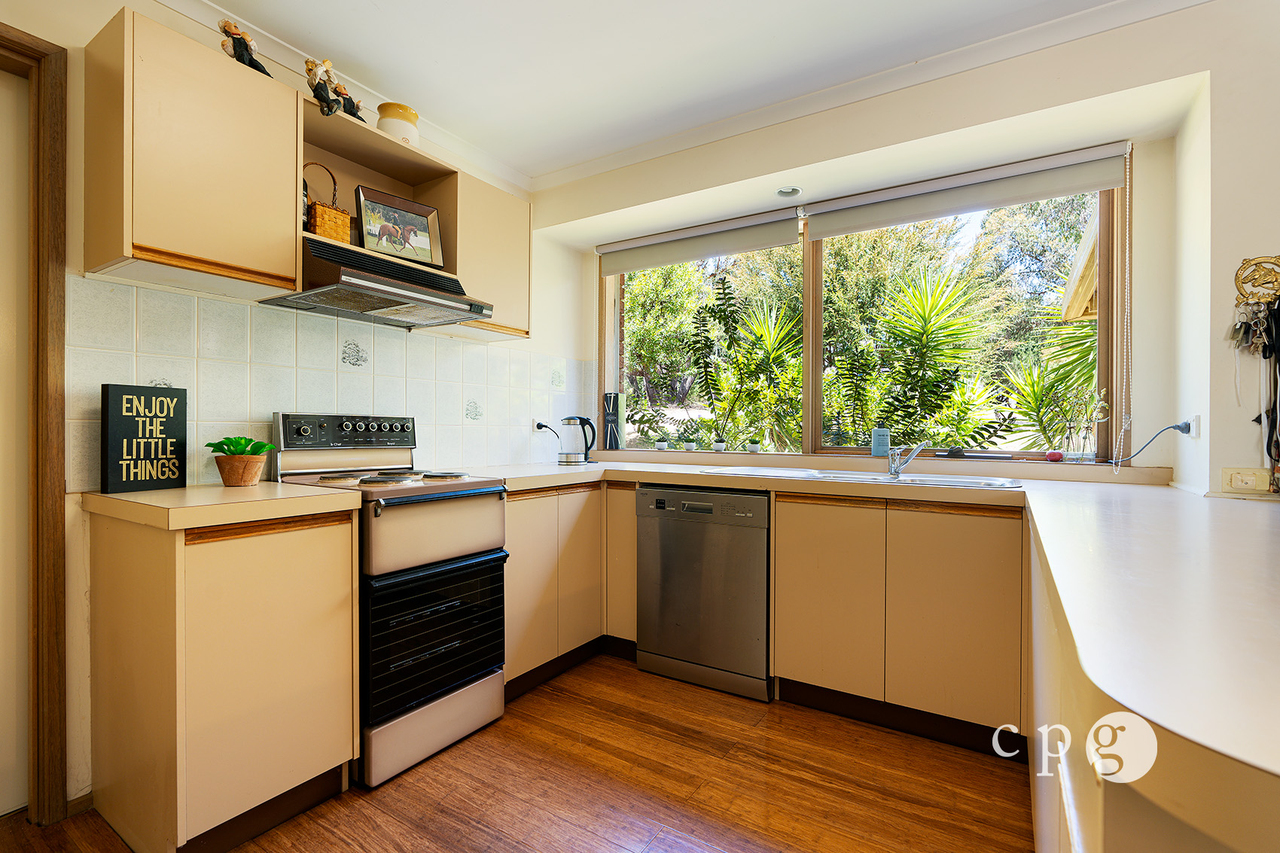 3-bedroom house at 14 SARAH COURT, Elphinstone VIC 3448, Mount Alexander, Victoria