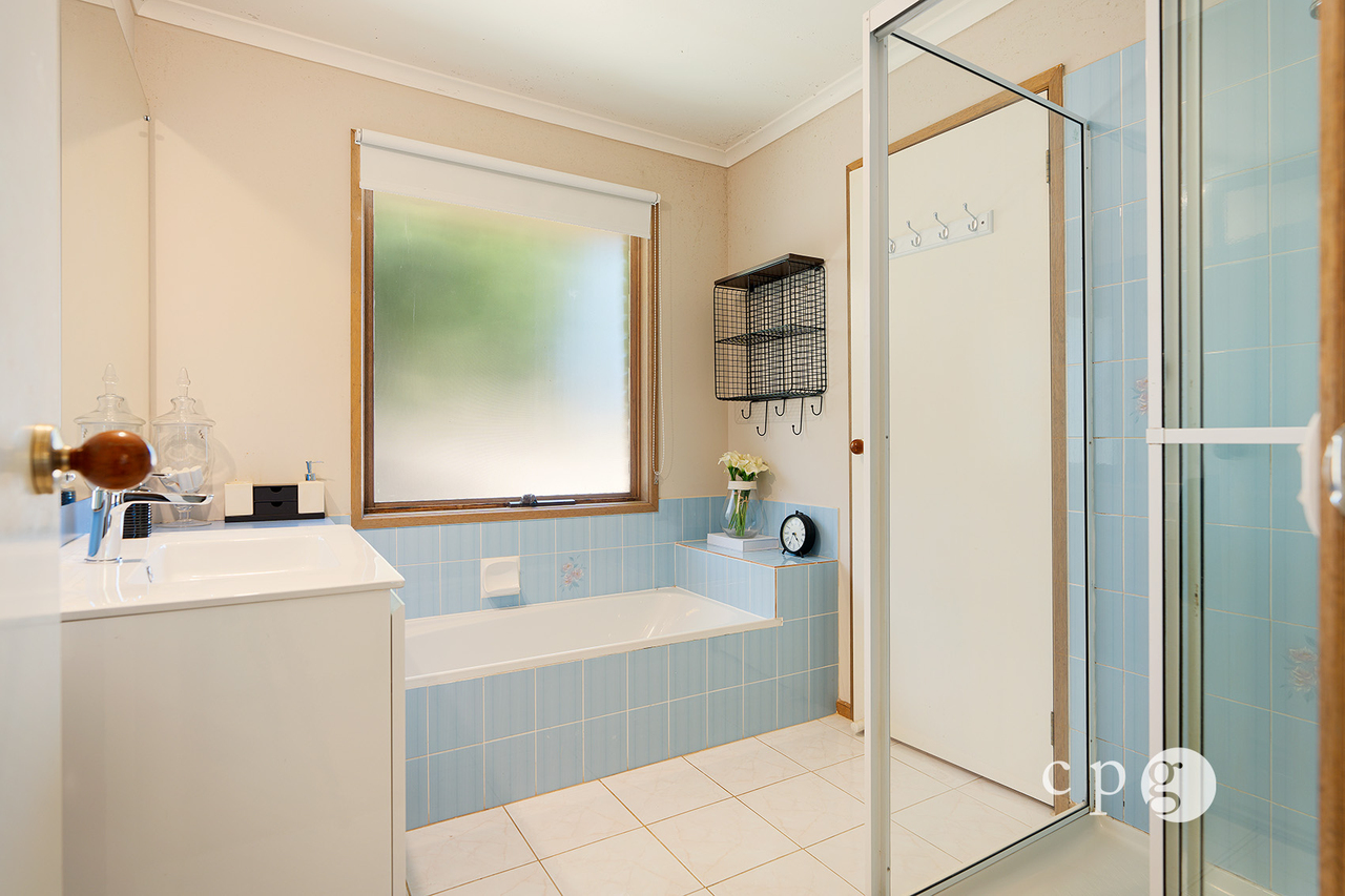 3-bedroom house at 14 SARAH COURT, Elphinstone VIC 3448, Mount Alexander, Victoria