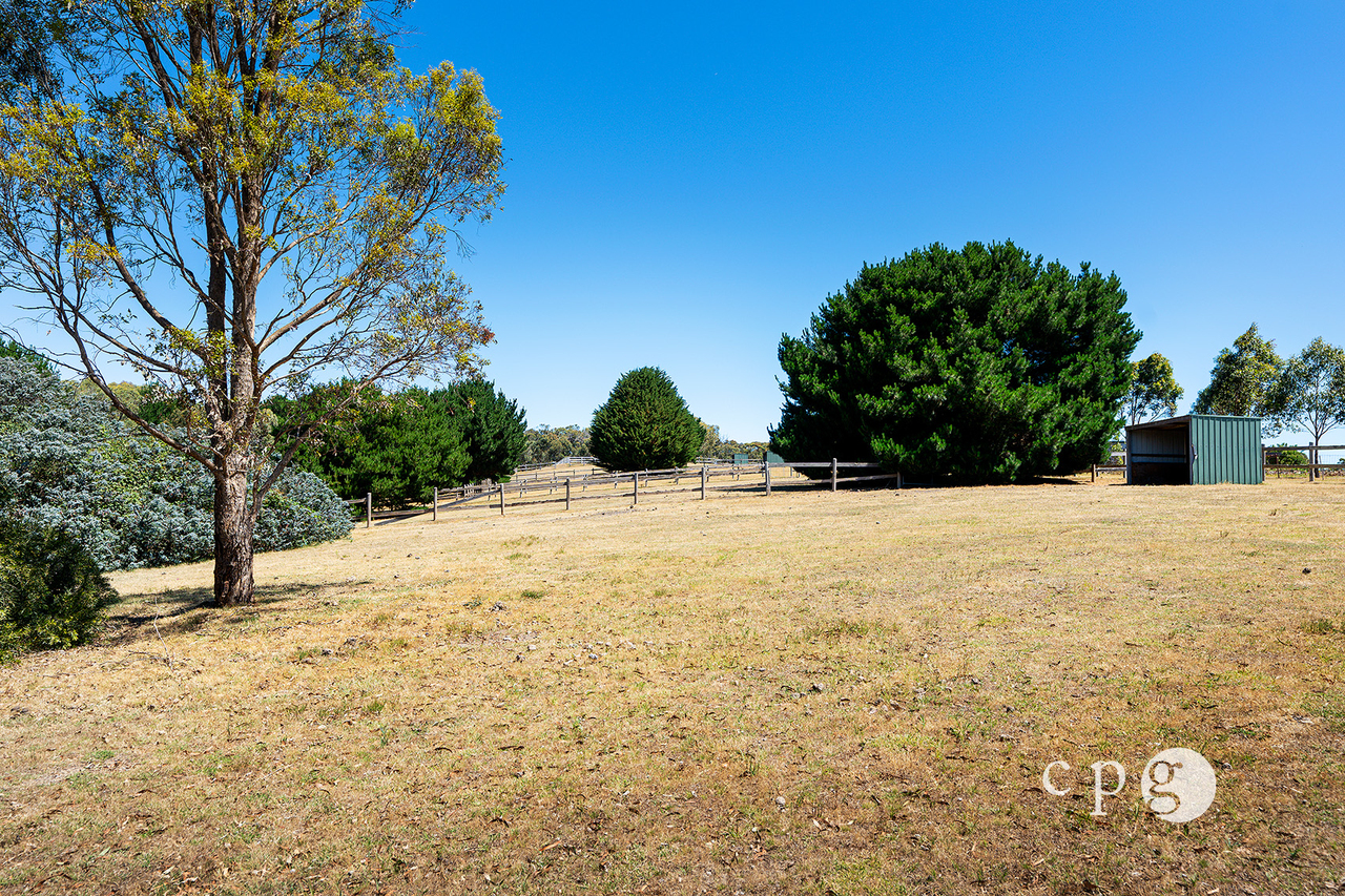 3-bedroom house at 14 SARAH COURT, Elphinstone VIC 3448, Mount Alexander, Victoria