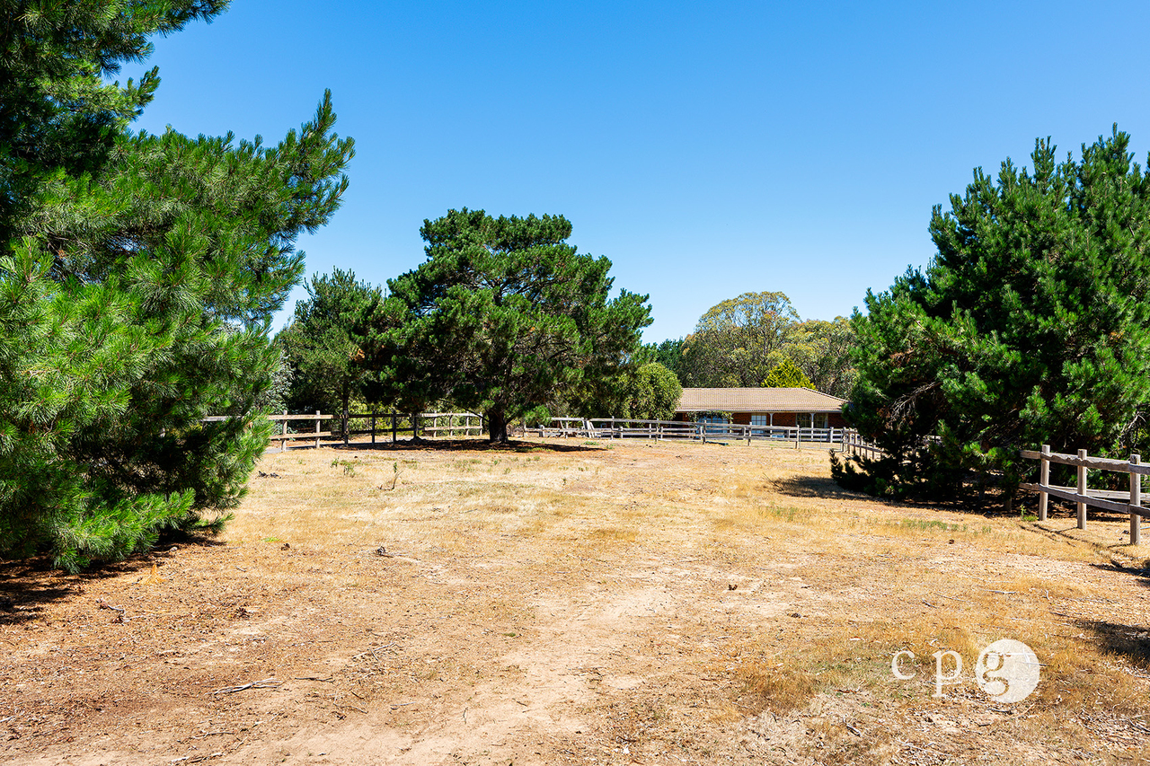 3-bedroom house at 14 SARAH COURT, Elphinstone VIC 3448, Mount Alexander, Victoria