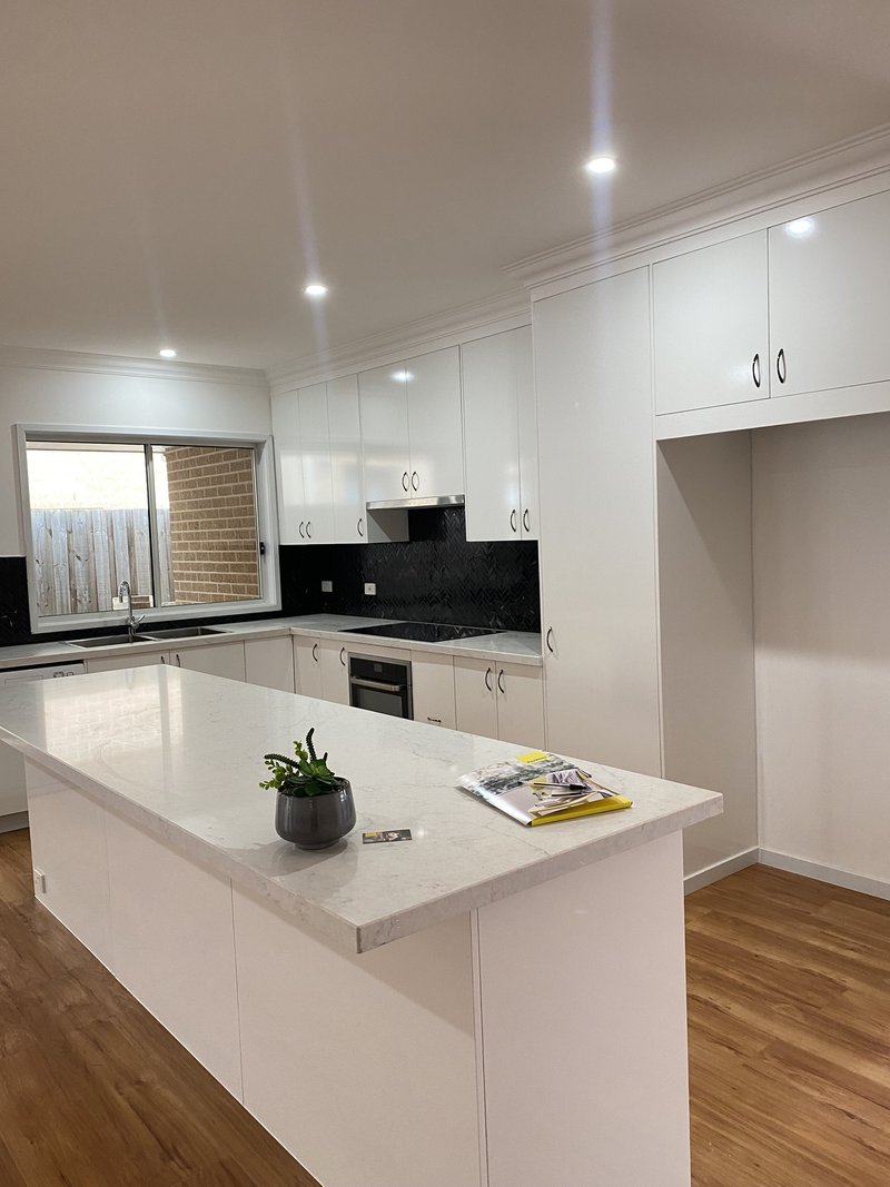 Photo - 14 Sassafras Way, Aintree VIC 3336 - Image 3