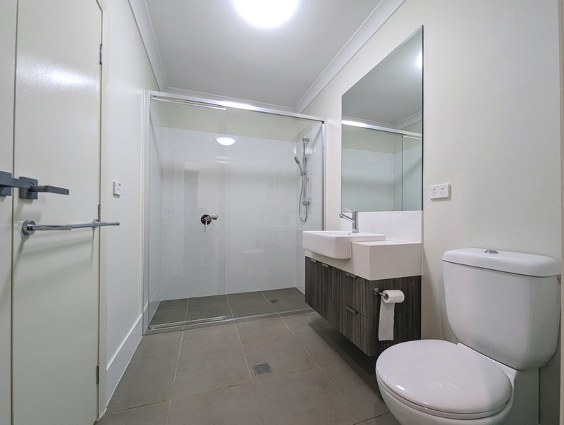 Photo - 14 Satinwood Crescent, Bonnyrigg NSW 2177 - Image 4