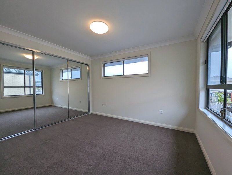 Photo - 14 Satinwood Crescent, Bonnyrigg NSW 2177 - Image 6