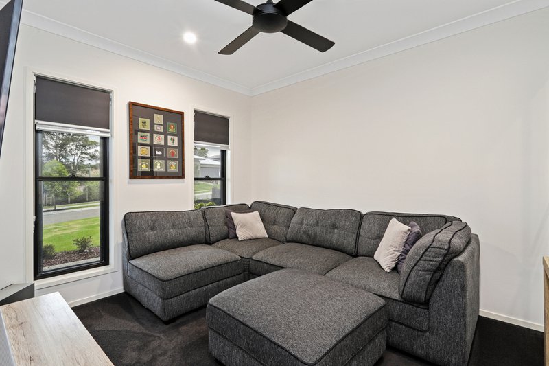 Photo - 14 Saunders Close, Upper Kedron QLD 4055 - Image 14