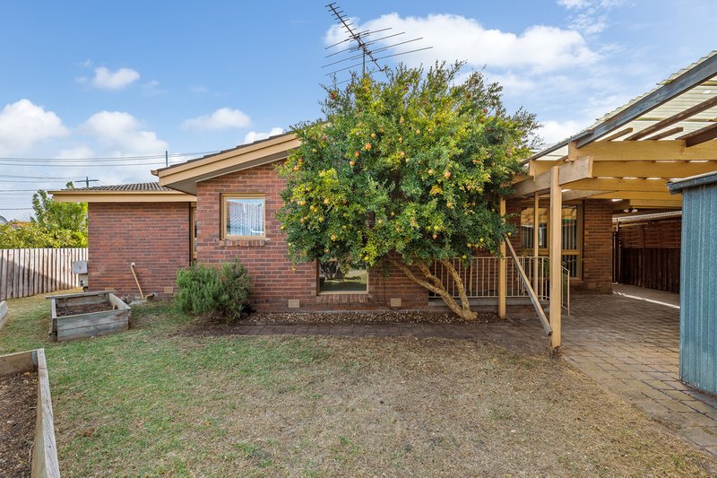 Photo - 14 Savannah Crescent, Epping VIC 3076 - Image 9