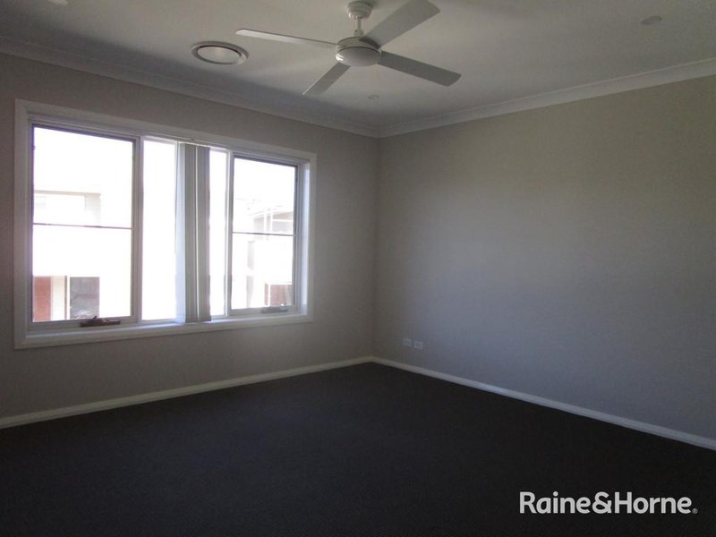 Photo - 14 Saxon Ln , Rouse Hill NSW 2155 - Image 5